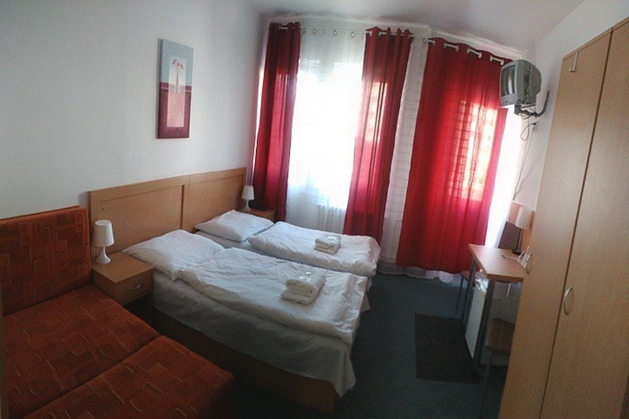 Hotel Plus Bratislava Ngoại thất bức ảnh