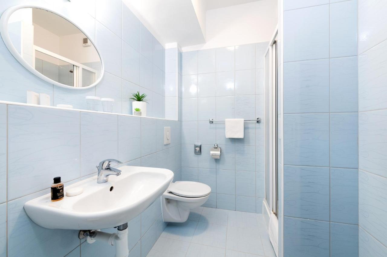 Hotel Plus Bratislava Ngoại thất bức ảnh