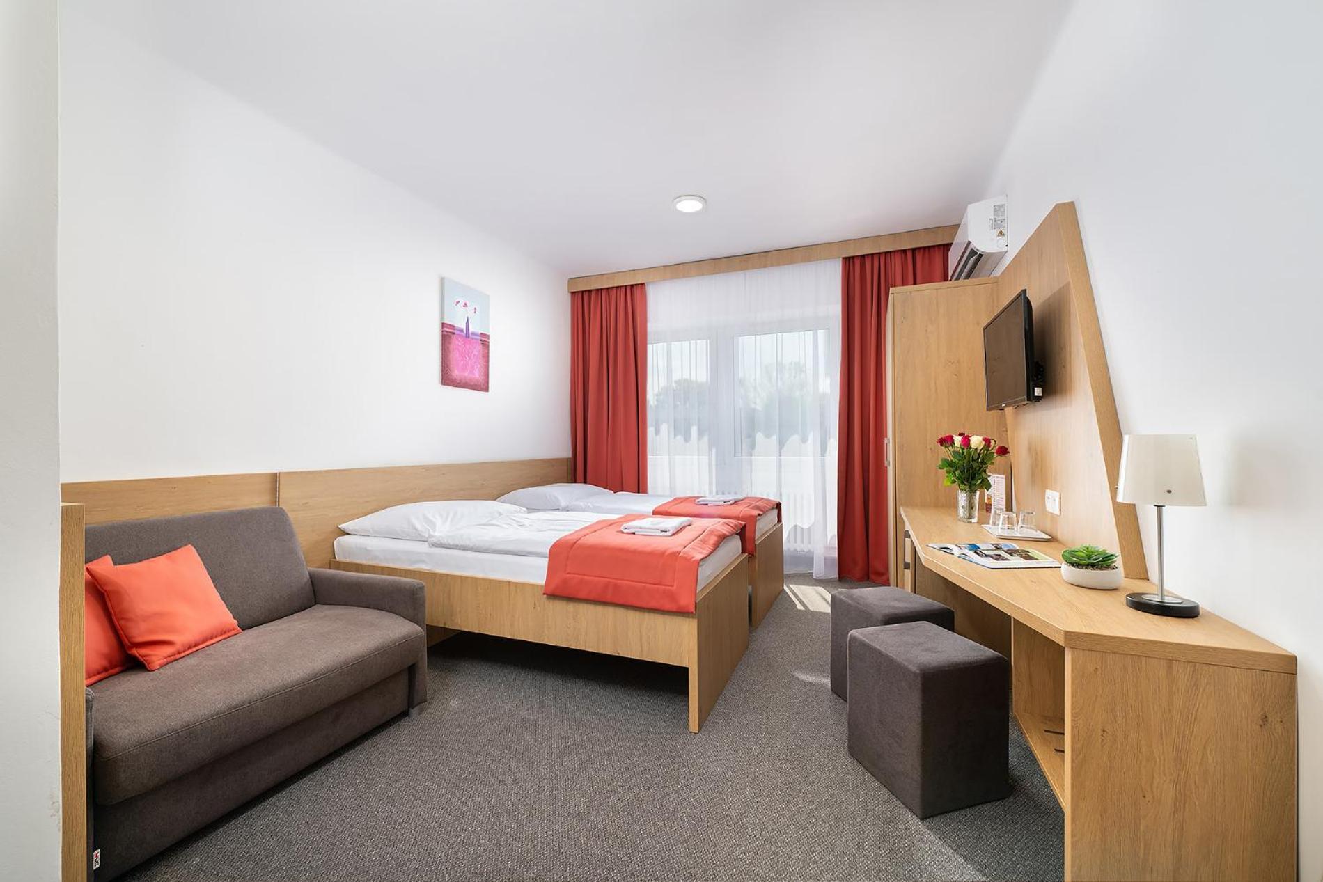 Hotel Plus Bratislava Ngoại thất bức ảnh