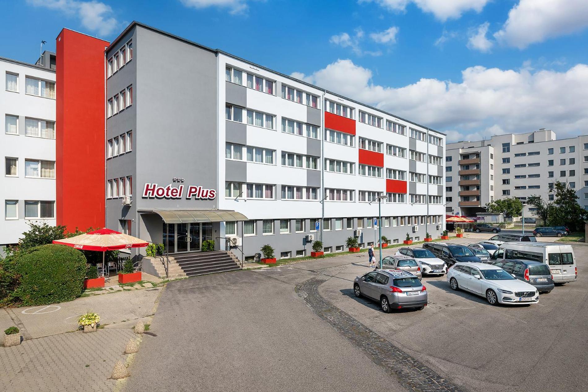 Hotel Plus Bratislava Ngoại thất bức ảnh