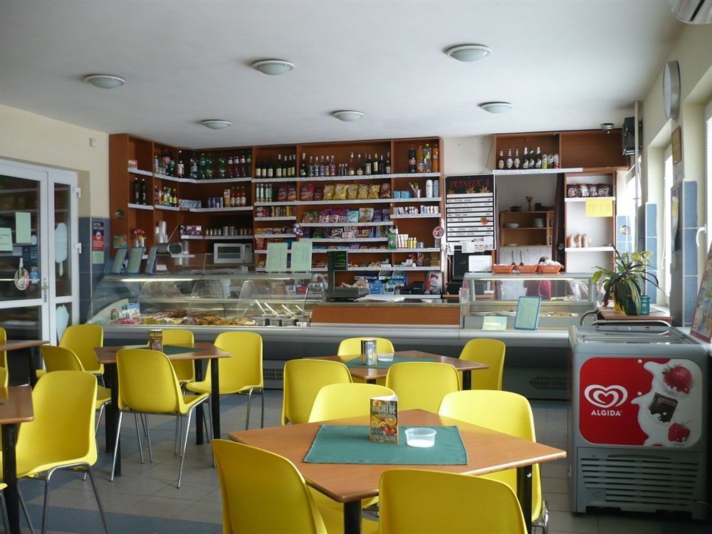 Hotel Plus Bratislava Ngoại thất bức ảnh