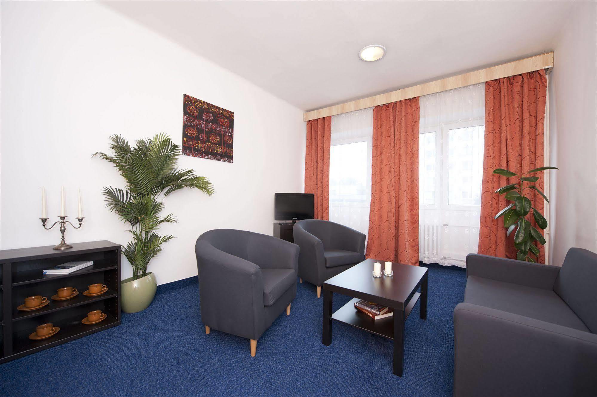 Hotel Plus Bratislava Ngoại thất bức ảnh