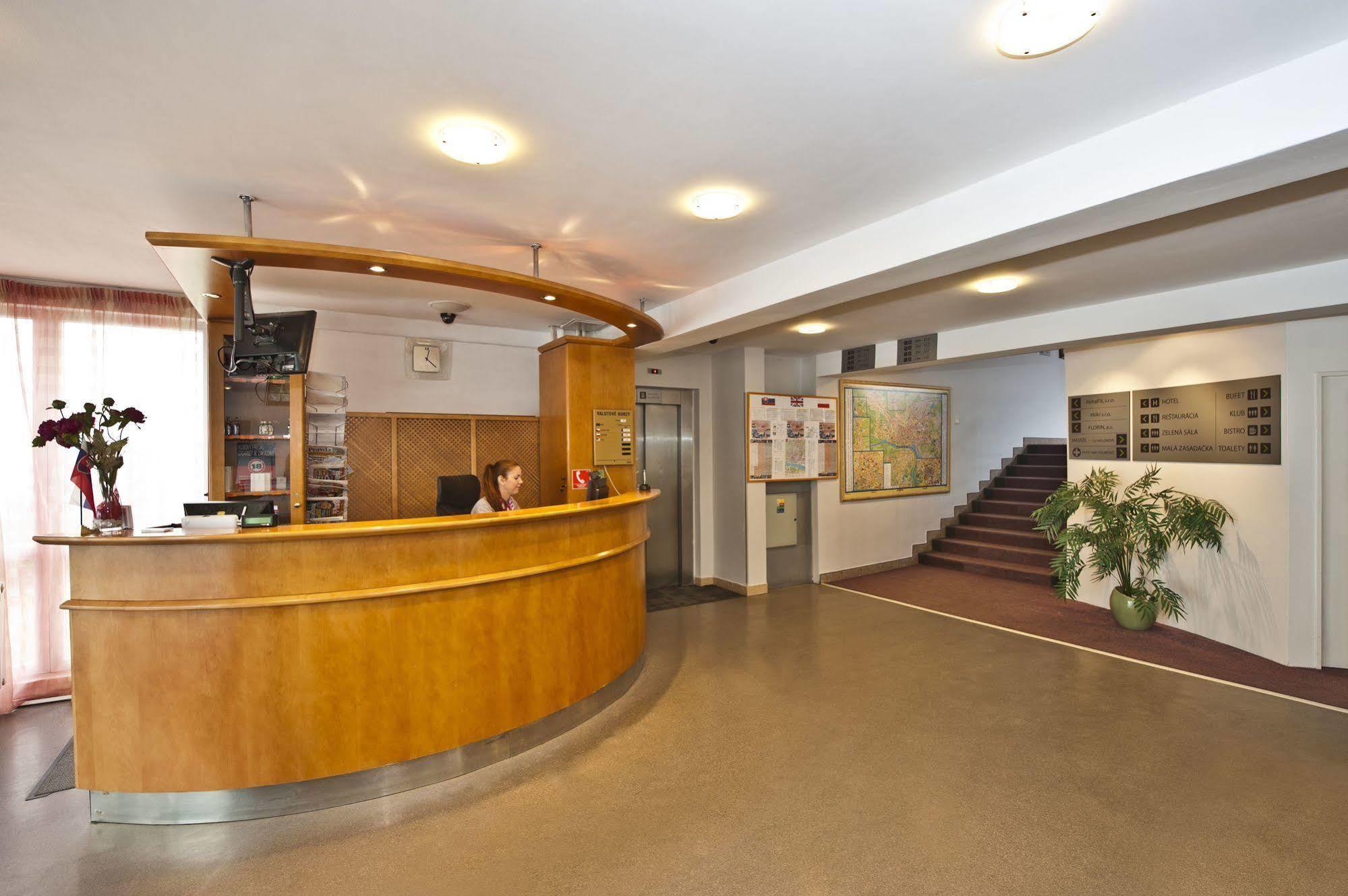 Hotel Plus Bratislava Ngoại thất bức ảnh